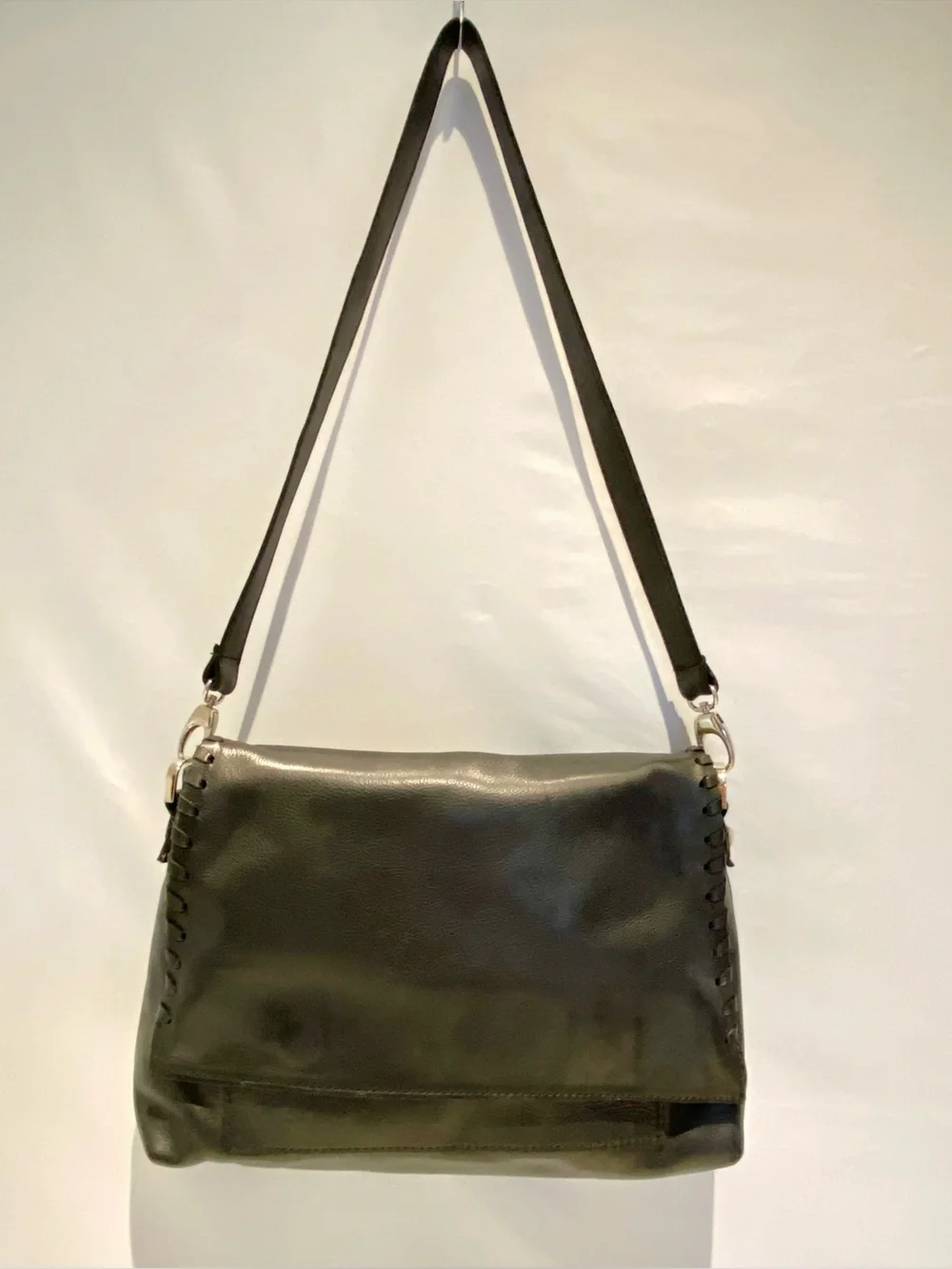 Carla Mancini Black Leather Shoulder Bag with Whipstitch Detail - Picture 3 of 9